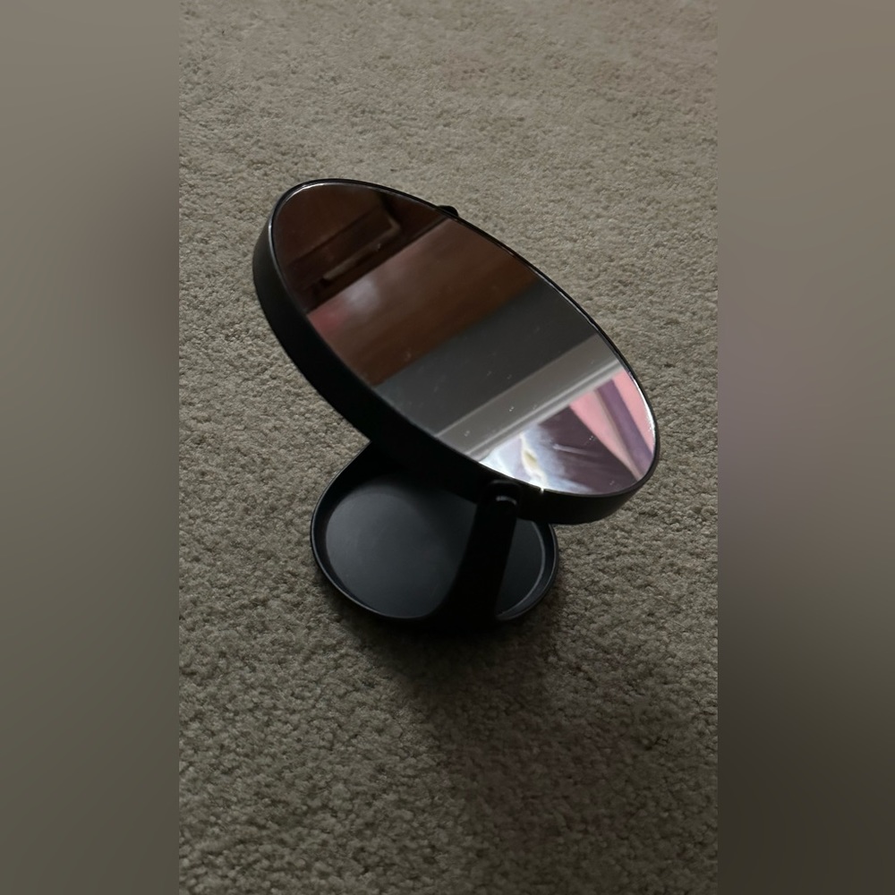 Normal mirror